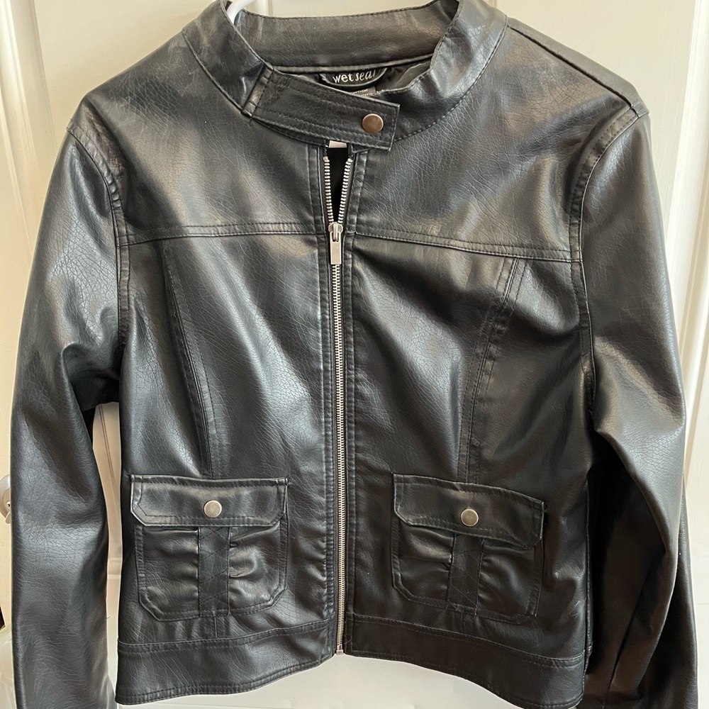 Absolutely BEAUTIFUL faux leather jacket